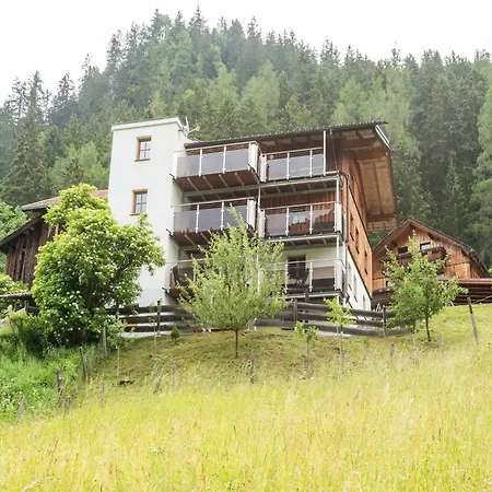Rustic Farm In Tyrol With Mountain Views, Cleaning Included Apartmán
