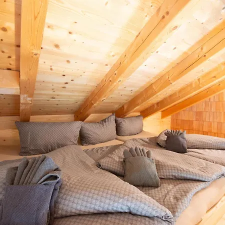 Apartmán Rustic Farm In Tyrol With Mountain Views, Cleaning Included