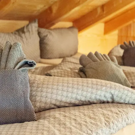 Rustic Farm In Tyrol With Mountain Views, Cleaning Included アパート *
